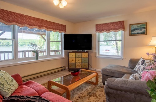 Town of Jerusalem Cottage | A Paradise on the Lake: "Family Home on Keuka Lake with Amazing Bluff Views!"