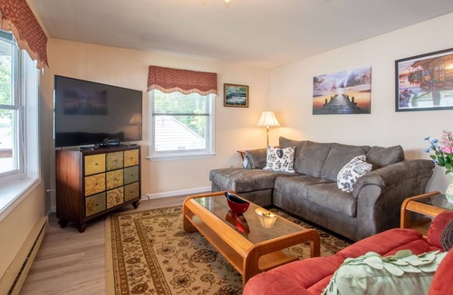 Town of Jerusalem Cottage | A Paradise on the Lake: "Family Home on Keuka Lake with Amazing Bluff Views!"
