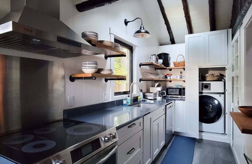 Boothbay Harbor Cabin | A Stone's Throw: Classic Waterfront, Beach Access & Dog Friendly!
