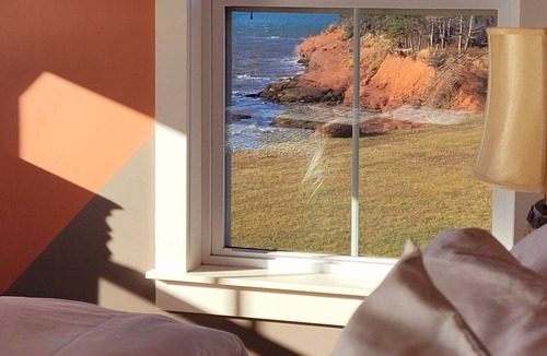 Central Bedeque Bed & Breakfast | A waterfront bed & breakfast that will have you waken to mesmerizing views.