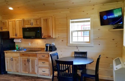Abbot Cabin | Abbot Trailside Cabin with Direct Trail Access