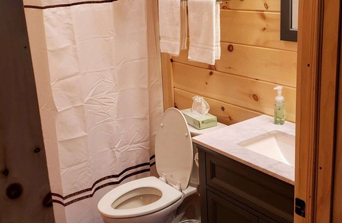 Abbot Cabin | Abbot Trailside Cabin with Direct Trail Access