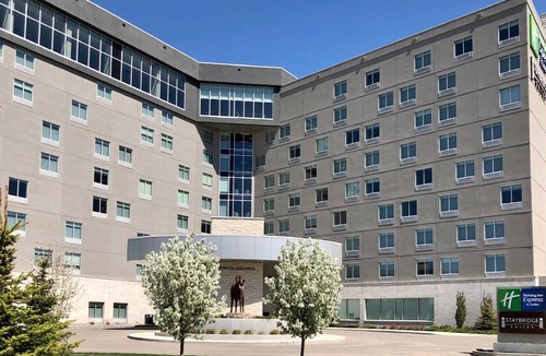 Saskatoon Apartment | Accessible Queen Studio w/Free Hot Breakfast