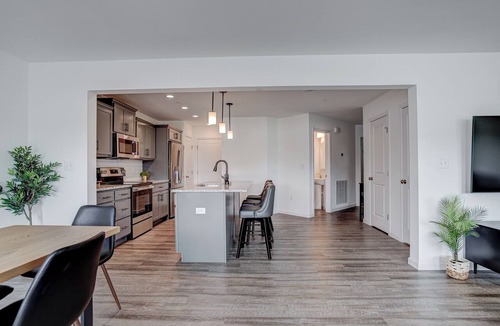 State College House | ACES Happy Valley 3 bedrooms, 3.5 baths sleeps 8-12 4 mi from Beaver Stadium