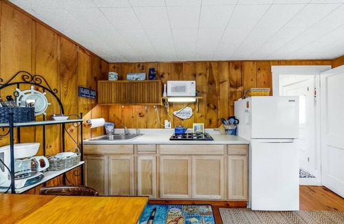 Pemaquid Beach Cabin | Across the road from Pemaquid Beach — wooded king-bed cabin for couples