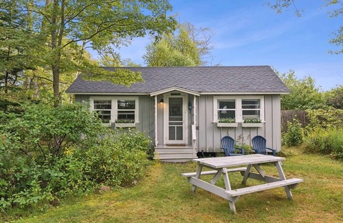 Pemaquid Beach Cabin | Across the road from Pemaquid Beach — wooded king-bed cabin for couples