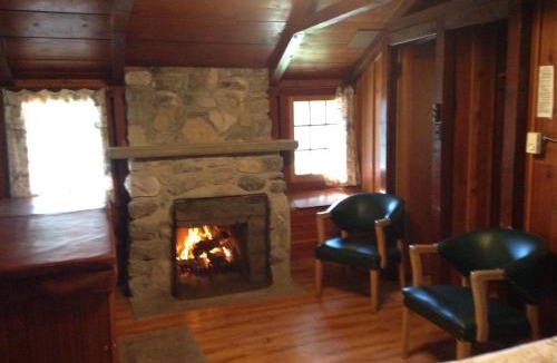 Brisco Cabin | Addison's Bungalows