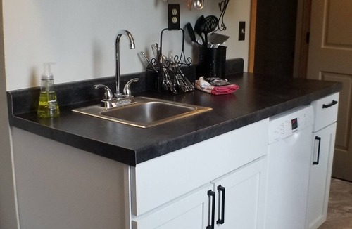 Orwell Apartment | Adorable 2-bedroom apartment with AC and free WIFI in charming Orwell, Ohio.