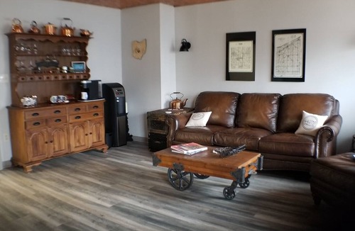 Orwell Apartment | Adorable 2-bedroom apartment with AC and free WIFI in charming Orwell, Ohio.