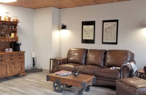 Orwell Apartment | Adorable 2-bedroom apartment with AC and free WIFI in charming Orwell, Ohio.