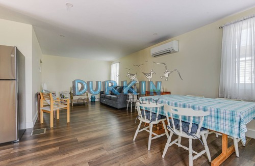 Narragansett House | Adorable Cottage, Close to Beach, Spacious Deck