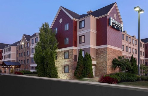 Polaris Apartment | Air-Conditioned Suite Near Ohio State University | Free Daily Breakfast