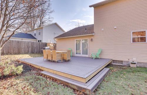 Highland Square House | Akron Home w/Deck: Walk to Towpath Trail!