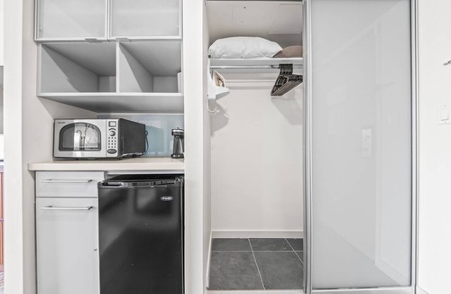 Ala Moana Apartment | Ala Moana Studio Mountain View w/Balcony