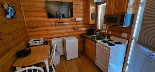 Cohoe House | Alaska Summers Lodge Cabin 2-Near Mouth of Kasilof River