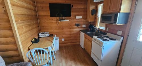 Cohoe House | Alaska Summers Lodge Cabin 4-Near Mouth of Kasilof River