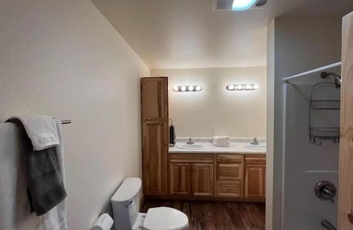 Cohoe Apartment | Alaska Summers Lodge Loft-Near Mouth of Kasilof River