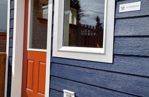 Homer House | Alderwood Cabin - Homer Seaplane Base