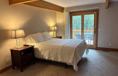Bristol Cabin | Alice`s Dream/Bristol