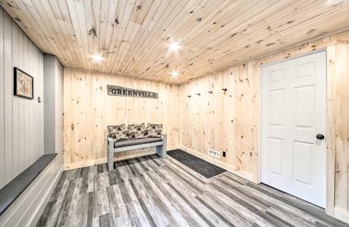 Greenville Junction House | All-Season Sanctuary: Steps to Moosehead Lake
