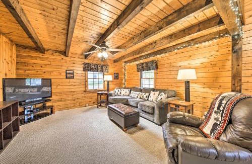 Greenville Junction House | All-Season Sanctuary: Steps to Moosehead Lake