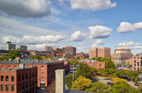 Portland Hotel | Aloft by Marriott Portland Downtown Waterfront ME