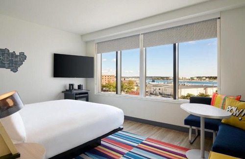 Portland Hotel | Aloft by Marriott Portland Downtown Waterfront ME