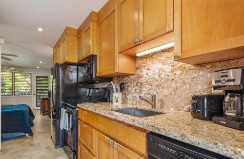 Napili Condo | Aloha Condos, Napili Bay Resort, Condo 217, Beach View