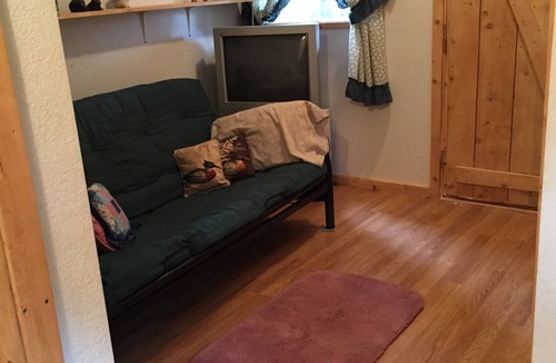 Cohoe Cabin | Alpine Heather is a quiet, self contained, cabin in the Woods!