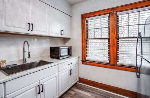 Rochester House | Amazing 3BR house in Rochester with AC, WiFi, Steps: Airport, UofR, RIT, Strong