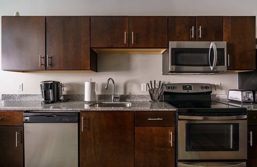 Uptown District Apartment | Amazing Apartment in the Heart of Downtown
