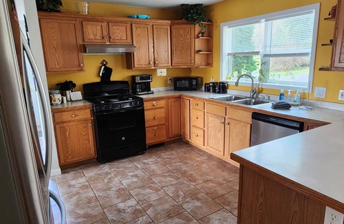 Burdett House | Amazing Family Home overlooking Seneca Lake and Watkins Glen