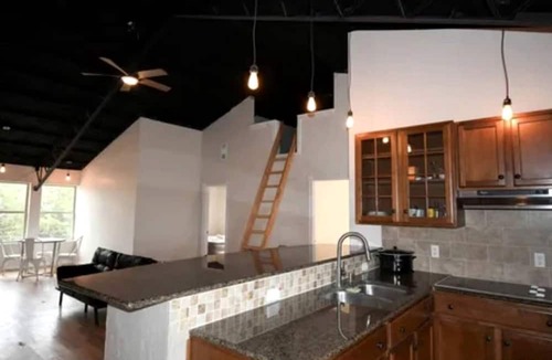 Cookson House | Amazing Loft Rental with Incredible Amenities for a Fun-Filled Family Getaway near Tenkiller Ferry Lake in Oklahoma