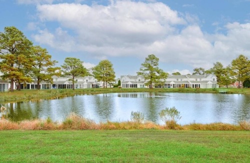 Selbyville House | Amenities galore minutes to beach waterfront townhome w sister property