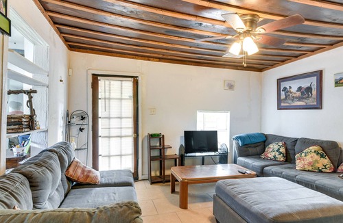 Texas Gulf Coast Region House | Angleton Home w/ Smart TVs - 16 Mi to Beaches!