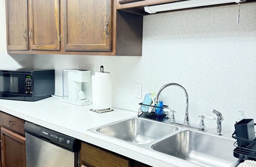 Lake Erie Beach Apartment | ANGOLA BEACH APARTMENT - GRANDVIEW BAY 2 BEDROOMS