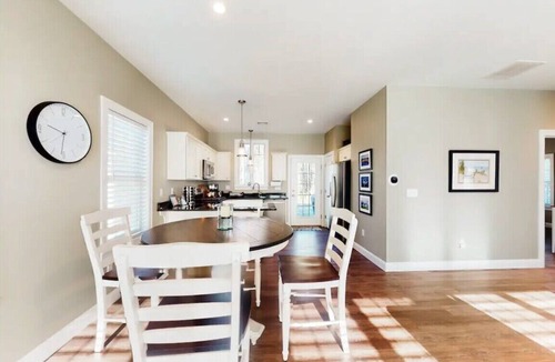 Arundel Cottage | Anne's Adagio An Easy Access Cottage, Pool, Clubhouse, Gym, Trails, MORE