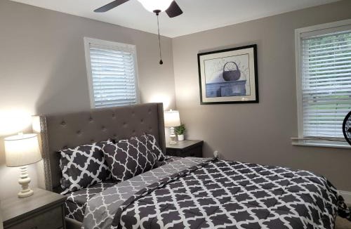 West Seneca Apartment | Apartment with Brand new furniture and large parking