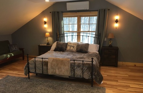 Sunday River Area Cabin | Appalachian Lodge -Large Custom 6 Bedroom Home with 4.5 Baths, 2 Master bedrooms