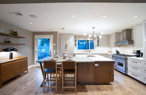 Wynnewood North House | Architectural gem with treetop view & SwimSpa 6min to Bishop Arts, 15 to Downtow