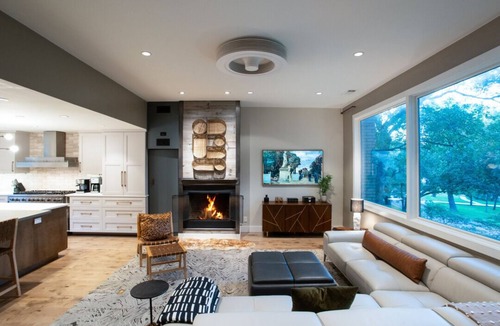 Wynnewood North House | Architectural gem with treetop view & SwimSpa 6min to Bishop Arts, 15 to Downtow