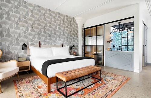 South Main Historic District Hotel | Arrive Memphis, Bigger Studio Room, Dogs Allowed, Minutes to Court Square!