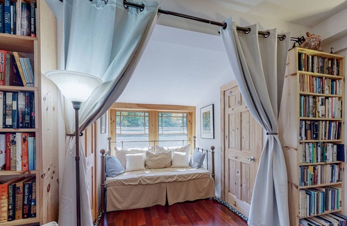 Sweden House | Artist-built home on 22 acres with ponds, woodlands, private hot tub, & firepit