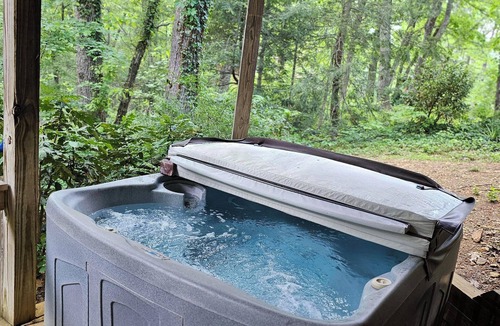 Skyland Cabin | Asheville PGA TOUR Getaway – Private Cabin with Hot Tub
