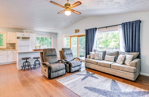 Au Gres Cabin | Au Gres Vacation Rental Cabin < 1 Mi to Lake Huron