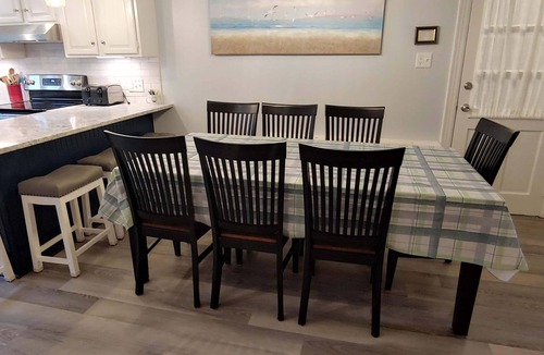 Newport East House | August 16-23 week or long weekend OPEN. Walk to beach, Huge deck , roof-deck