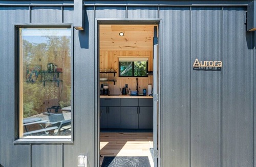 Sullivan Cabin | Aurora Nook-Cabin w/Shower & Queen Bed