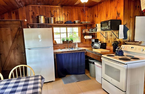 Fayette Cabin | Authentic Maine Cabin on Echo Lake Waterfront property