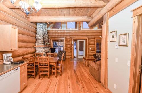 Golden Ski Chalet | Authentic, Timber Log Cabin Perfect for Groups