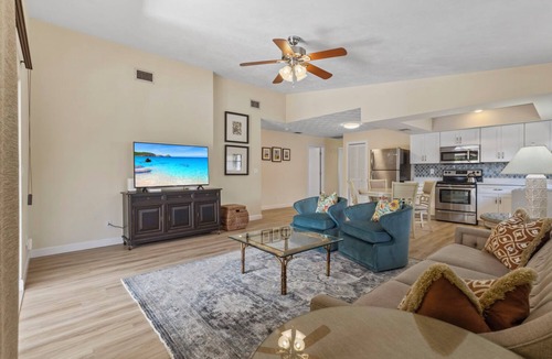 Naples Park House | Avanti Vacation Rental, Relaxing 3-BR Retreat with Private Pool Minutes from Vanderbilt Beach and Delnor-Wiggins State Park. Enjoy Southern Exposure, BBQ Area, and Pet-Friendly Comfort